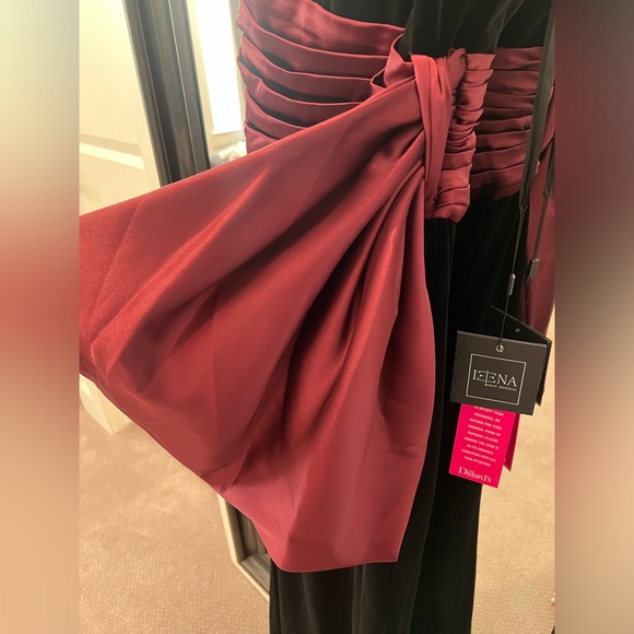 MacDuggal Two-Tone Draped Velvet Trumpet Gown - Picture 8 of 8